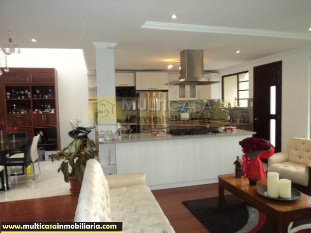 Venta de Hermosa Casa a crédito sector Hospital de Río Cuenca-Ecuador