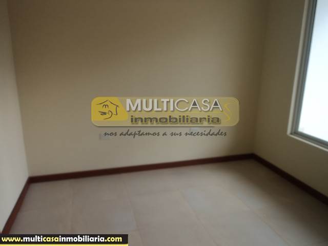 Venta de Hermosa Casa a crédito por estrenar sector Misicata Cuenca-Ecuador