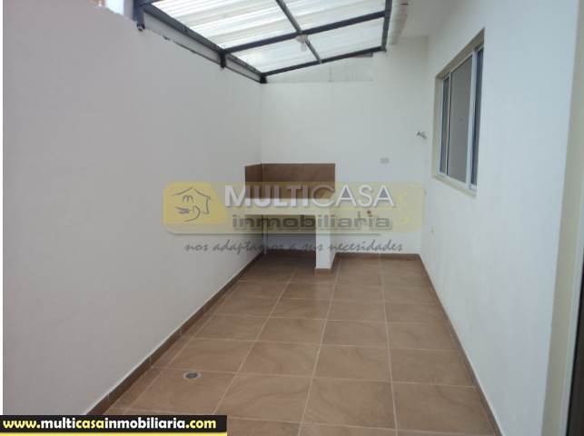 Venta de Hermosa Casa a crédito por estrenar sector Misicata Cuenca-Ecuador