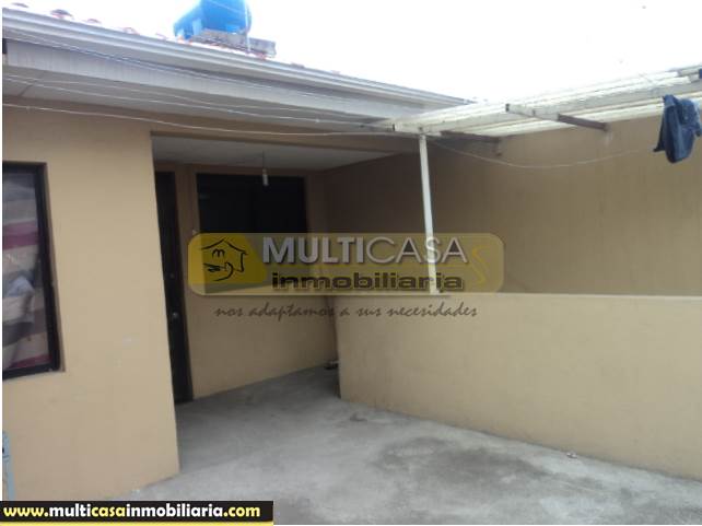 Venta de Hermosa Casa a crédito con dos Locales Comerciales sector Empresa Eléctrica Cuenca-Ecuador