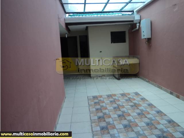 Venta de Hermosa Casa a crédito sector Yanuncay Cuenca-Ecuador