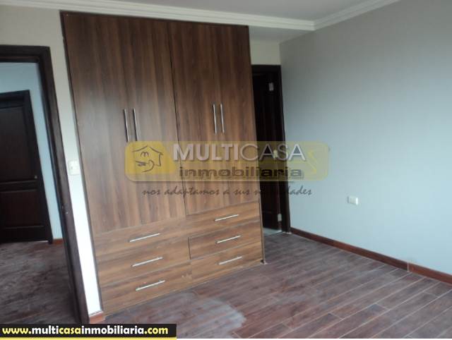 Casa en Venta a Crédito en Urbanización Sector Racar Cuenca-Ecuador