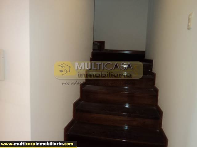Casa en Venta a Crédito en Urbanización Sector Racar Cuenca-Ecuador