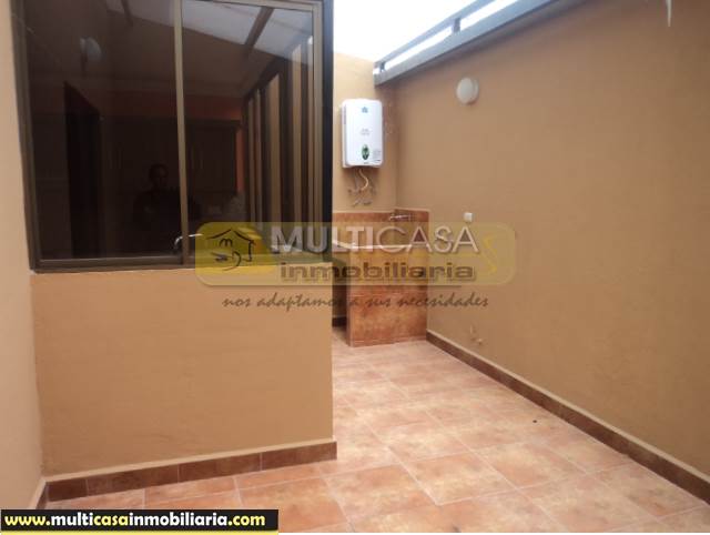 Casa en Venta a Crédito en Urbanización Sector Racar Cuenca-Ecuador
