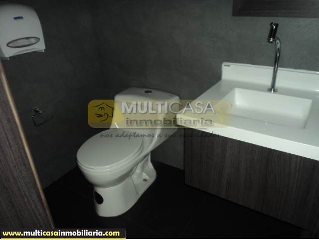 Venta de Hermosa Casa de Dos Departamentos mas Local  Comercial a crédito sector Tótems Cuenca-Ecuador