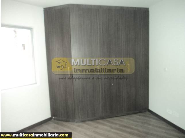 Venta de Hermosa Casa de Dos Departamentos mas Local  Comercial a crédito sector Tótems Cuenca-Ecuador