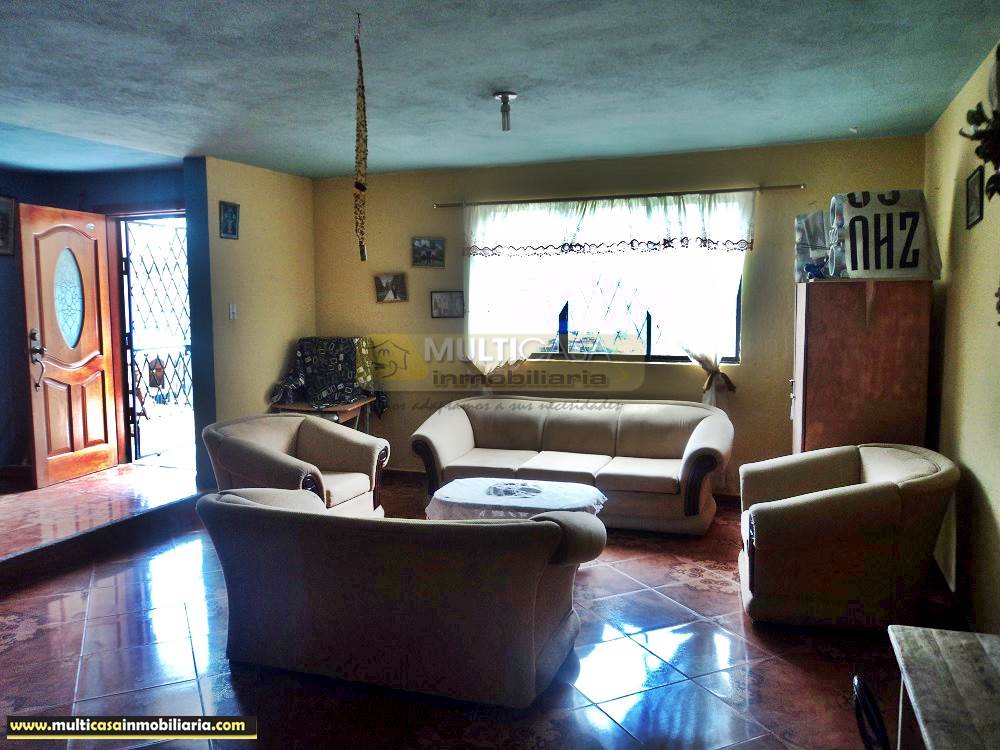 Venta de Hermosa Casa mas media agua a crédito sector Panamericana Norte Cuenca-Ecuador