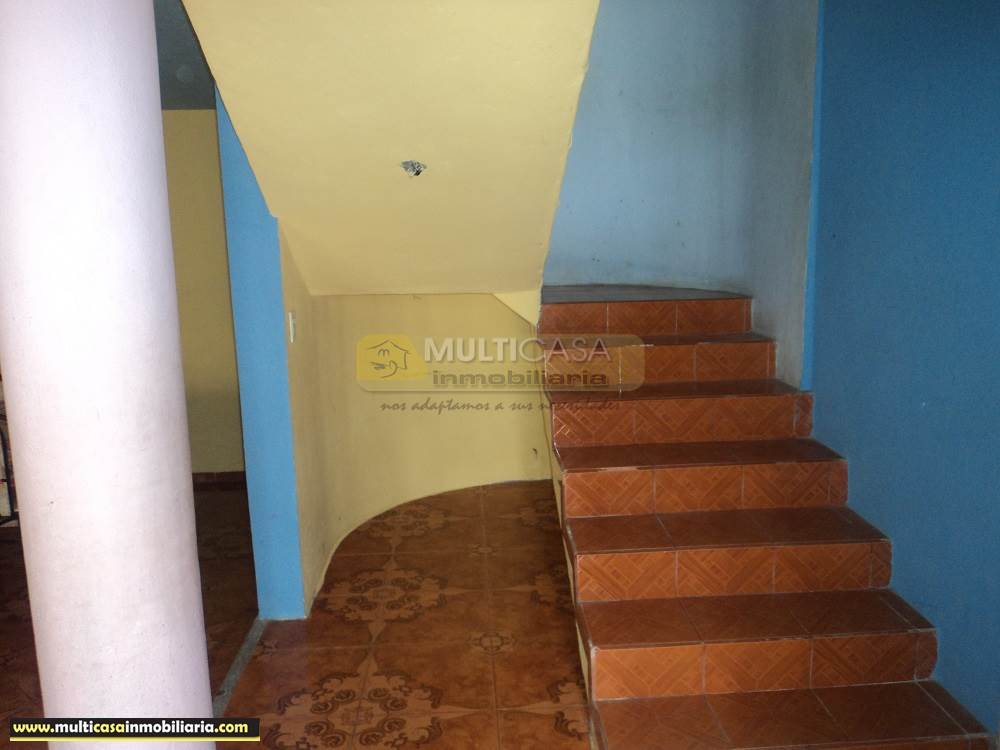 Venta de Hermosa Casa mas media agua a crédito sector Panamericana Norte Cuenca-Ecuador