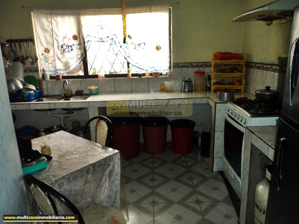 Venta de Hermosa Casa mas media agua a crédito sector Panamericana Norte Cuenca-Ecuador