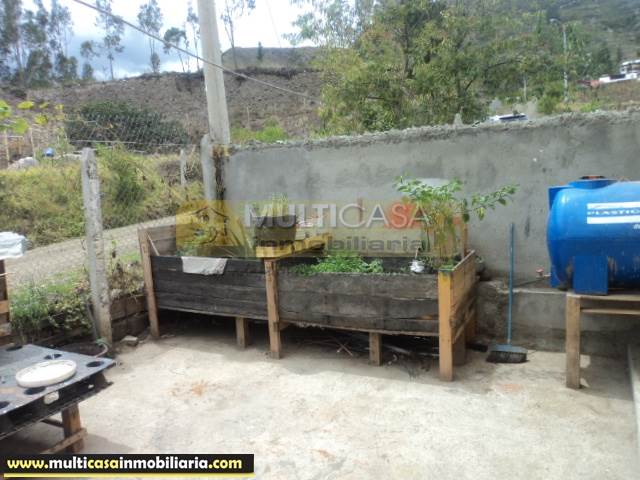 Venta de Hermosa Casa mas media agua a crédito sector Panamericana Norte Cuenca-Ecuador