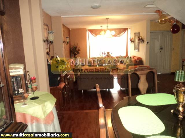 Casa en Venta a Crédito con espacios Verdes Sector Coliseo Cuenca-Ecuador