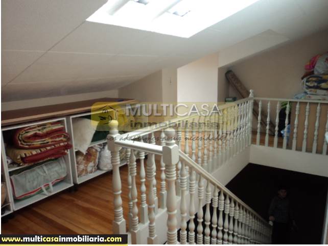 Casa en Venta a Crédito con espacios Verdes Sector Coliseo Cuenca-Ecuador