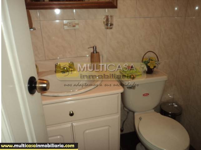 Casa en Venta a Crédito con espacios Verdes Sector Coliseo Cuenca-Ecuador