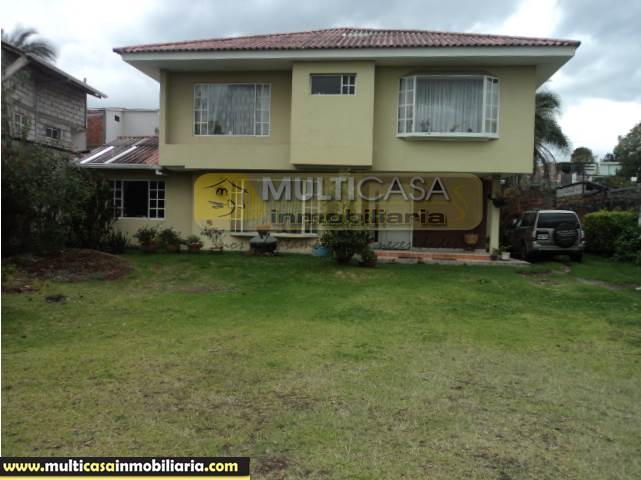 Casas con Terreno en Venta a Crédito Sector Parque de las Candelas  Cuenca-Ecuador