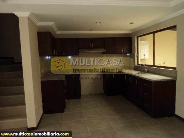 Venta de Hermosa Casa a crédito sector Narancay Bajo Cuenca-Ecuador