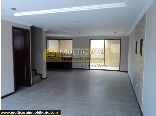 Venta de Hermosa Casa a crédito sector Narancay Bajo Cuenca-Ecuador