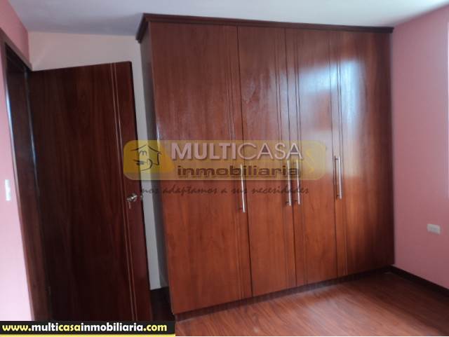 Venta de Hermosa Casa a crédito sector Nuevo Mall de Racar Cuenca-Ecuador