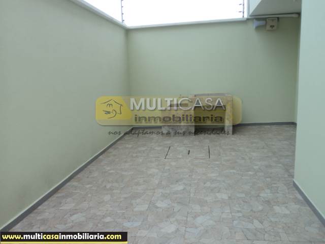 Venta de Hermosa Casa a crédito sector Nuevo Mall de Racar Cuenca-Ecuador
