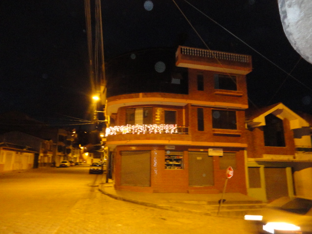 Casa Comercial en Venta a Crédito Sector Gualaceo - Ecuador