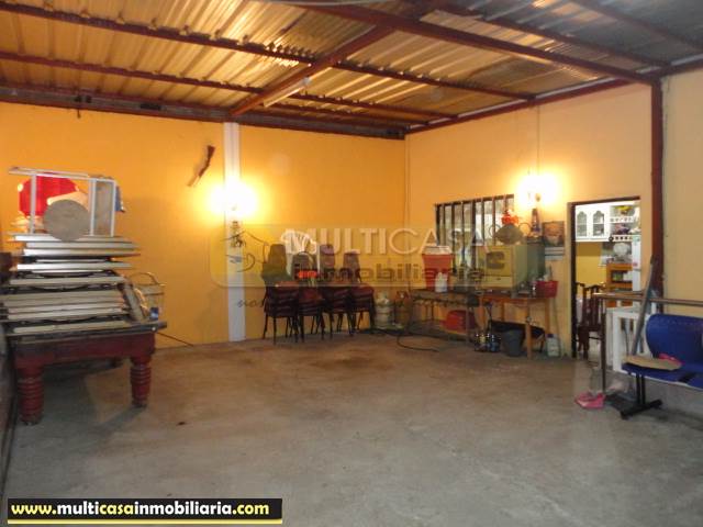 Casa Comercial en Venta a Crédito Sector Gualaceo - Ecuador