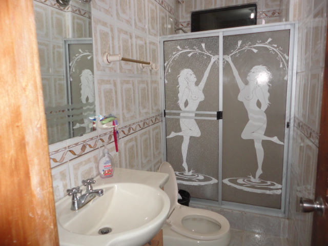 Casa Comercial en Venta a Crédito Sector Gualaceo - Ecuador