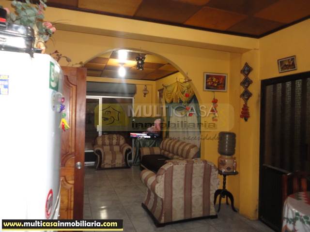 Casa con Tres locales en Venta a Crédito Sector Gualaceo - Ecuador
