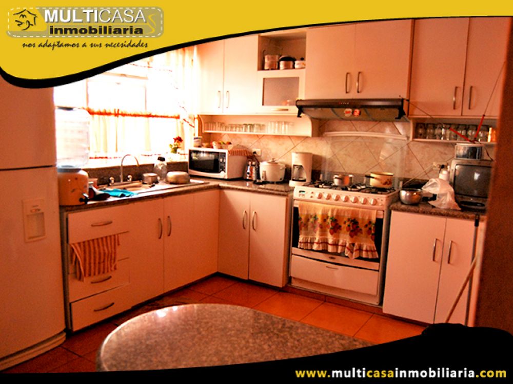 Casa en Venta a Crédito en Urbanización Sector Eucaliptos Cuenca- Ecuador