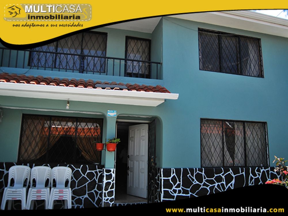 Casa Comercial de Tres departamentos en Venta a Crédito Sector Las Orquídeas Cuenca - Ecuador