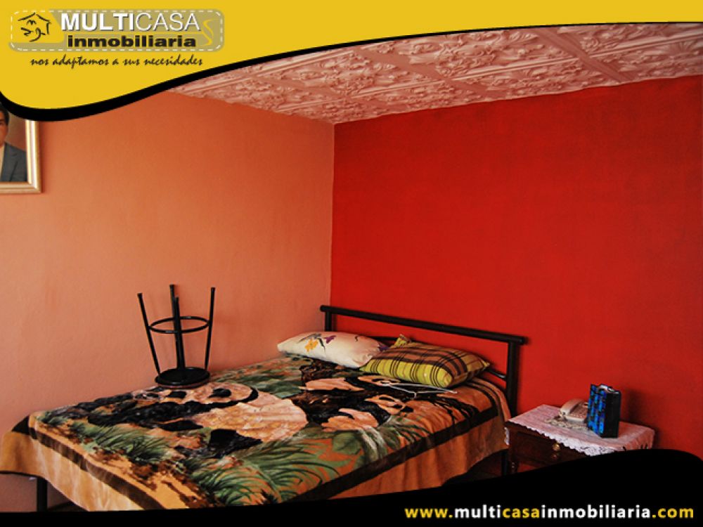 Casa Comercial de Tres departamentos en Venta a Crédito Sector Las Orquídeas Cuenca - Ecuador