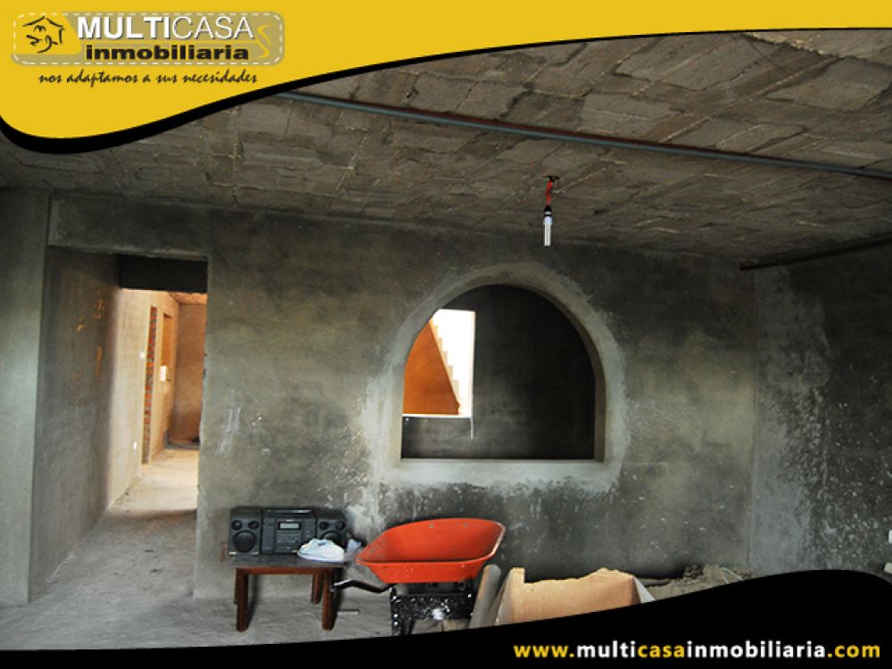 Casa con Departamento en Venta a Crédito por Terminar Sector San Jose de Balzay Cuenca-Ecuador