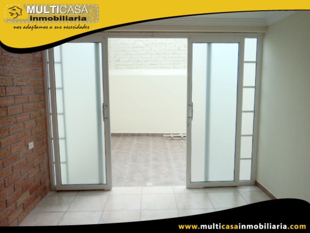 Venta de Hermosa Casa con excelentes acabados a crédito sector El Cebollar Cuenca-Ecuador
