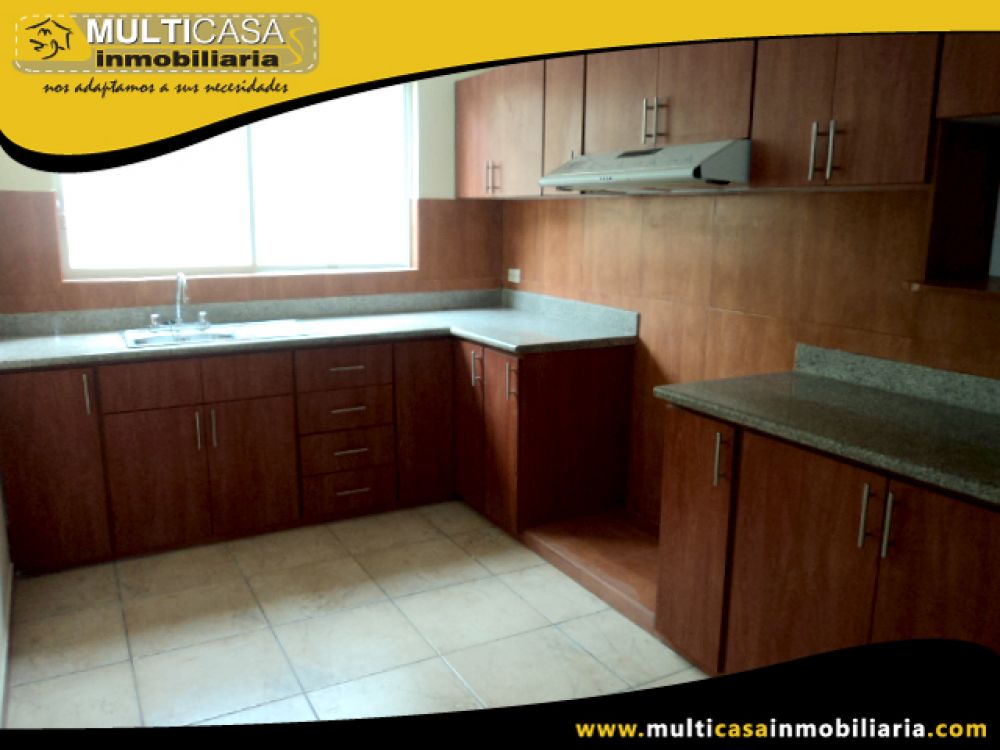 Venta de Hermosa Casa con excelentes acabados a crédito sector El Cebollar Cuenca-Ecuador