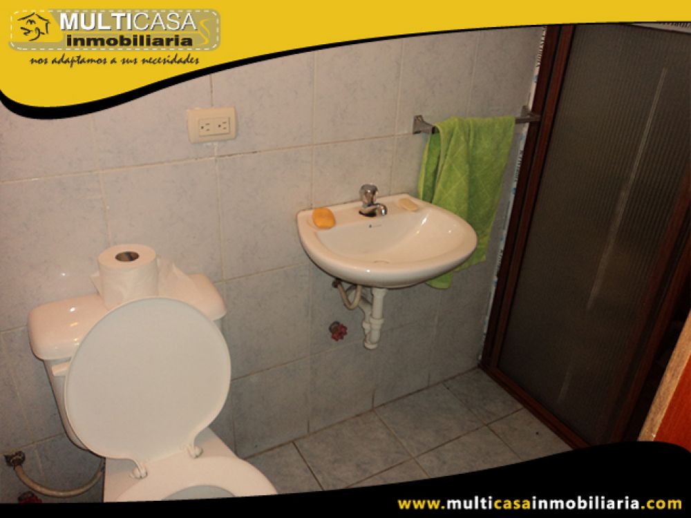 Venta a crédito de Hermosa Casa Rentera de tres departamentos, local comercial Sector  Primero de Mayo Cuenca-Ecuador
