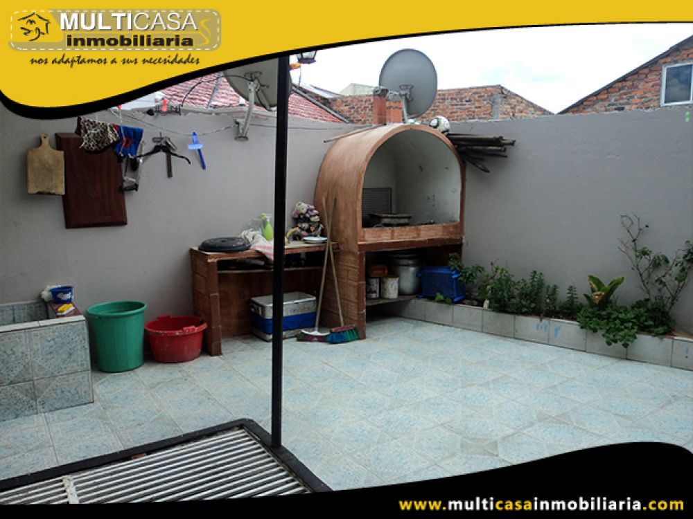 Venta a crédito de Hermosa Casa Rentera de tres departamentos, local comercial Sector  Primero de Mayo Cuenca-Ecuador