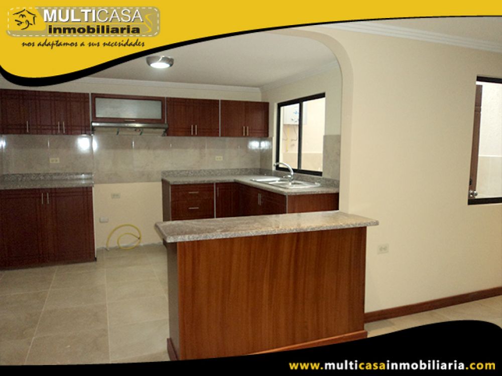 Venta a crédito de Hermosa Casa por Estrenar, Garaje dos Vehículos, Espacio Verde Sector El Tejar Cuenca-Ecuador