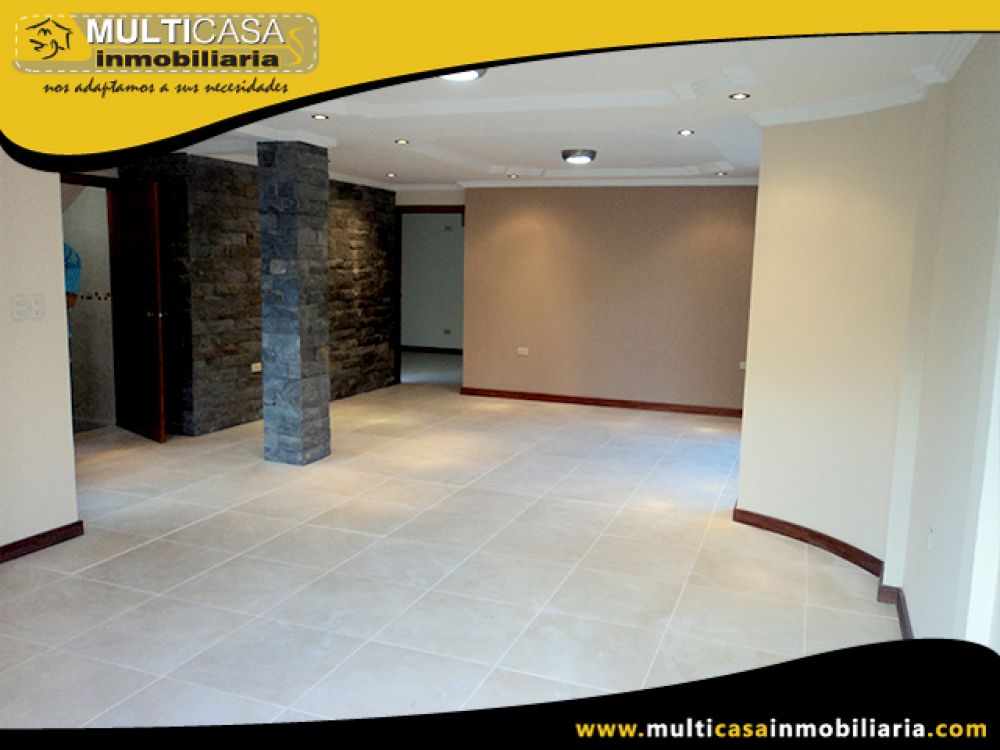 Venta a crédito de Hermosa Casa Por Estrenar con Garaje para dos vehículos Sector El Tejar Cuenca-Ecuador