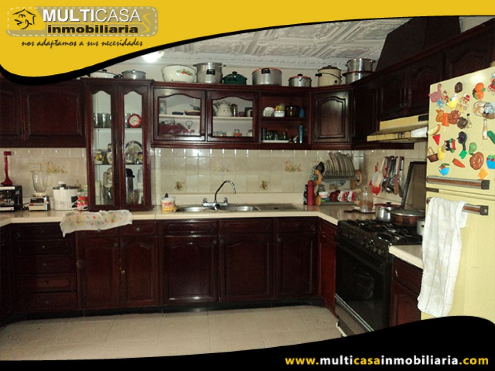 Casa en Venta a Crédito con galpón Sector Coliseo Mayor Cuenca- Ecuador
