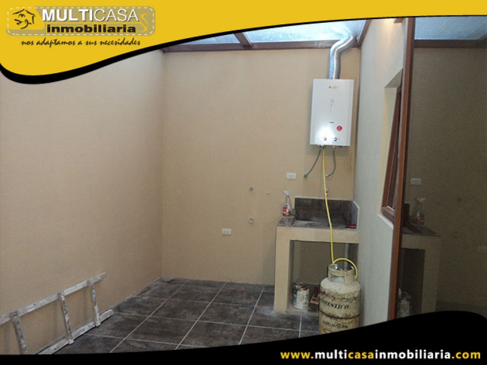 Venta a Crédito de Hermosa Casa, tres pisos sector Primero de Mayo Cuenca-Ecuador