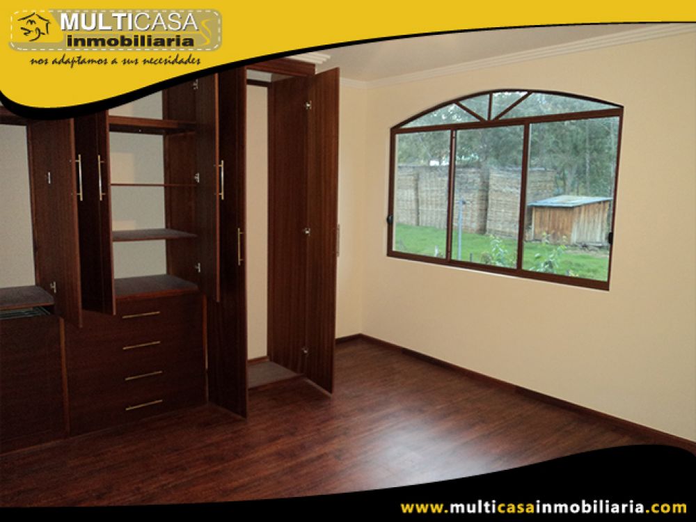 Venta a Crédito de Hermosa Casa, tres pisos sector Primero de Mayo Cuenca-Ecuador