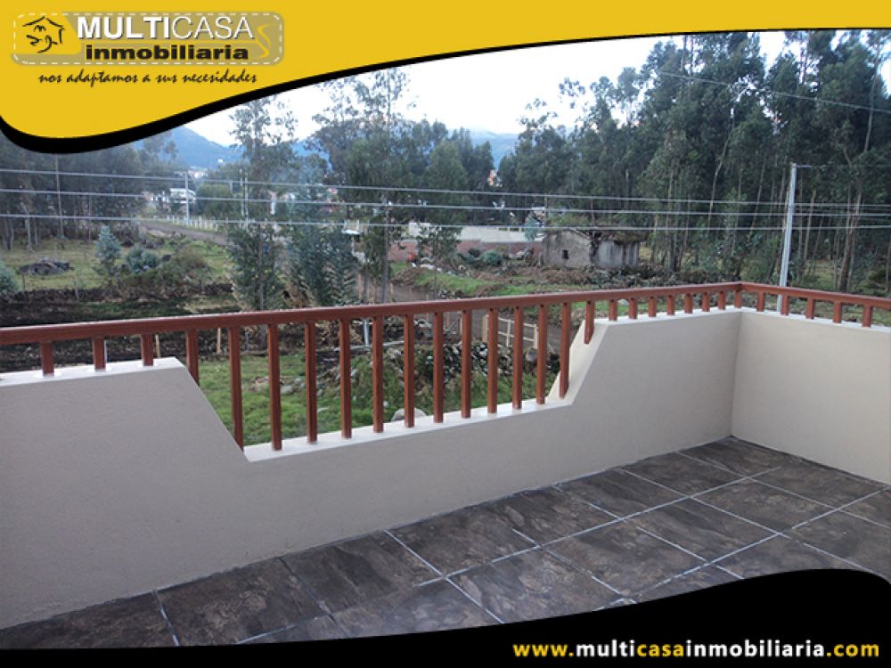 Venta a Crédito de Hermosa Casa, tres pisos sector Primero de Mayo Cuenca-Ecuador