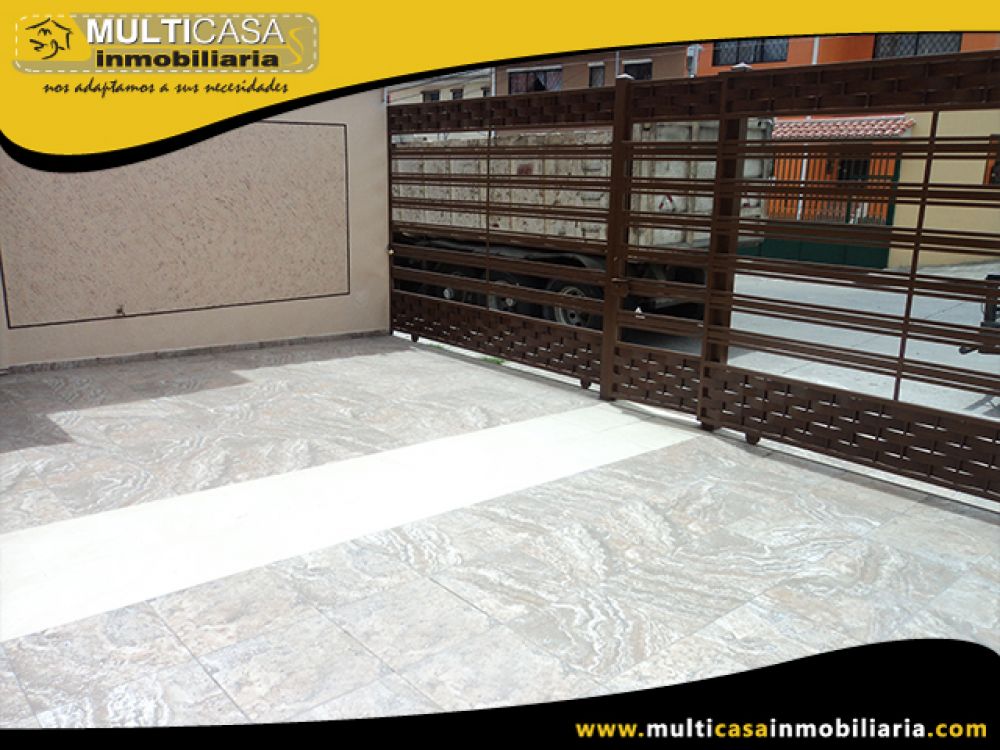 Venta a crédito de Hermosa Casa con dos departamentos por estrenar sector Uncovía Cuenca - Ecuador