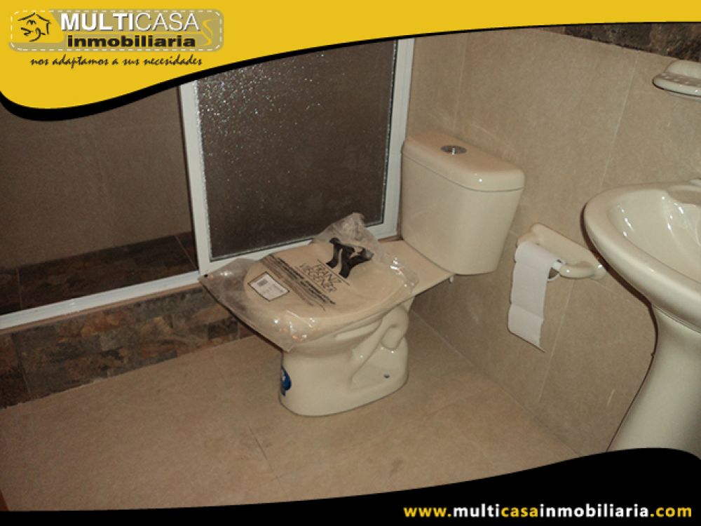 Venta a crédito de Hermosa Casa con dos departamentos por estrenar sector Uncovía Cuenca - Ecuador