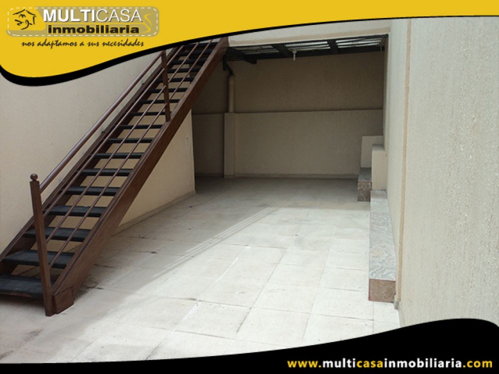 Venta a crédito de Hermosa Casa con dos departamentos por estrenar sector Uncovía Cuenca - Ecuador