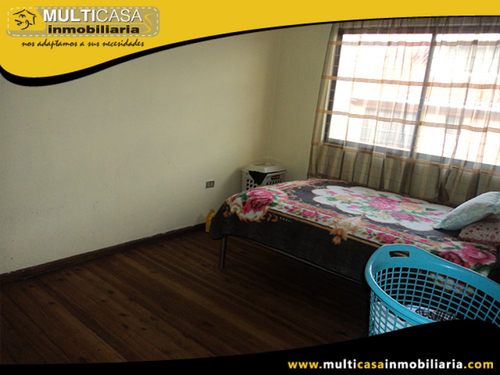 Casa con Local Comercial en Venta a Crédito  Sector 1ro de Mayo Cuenca-Ecuador