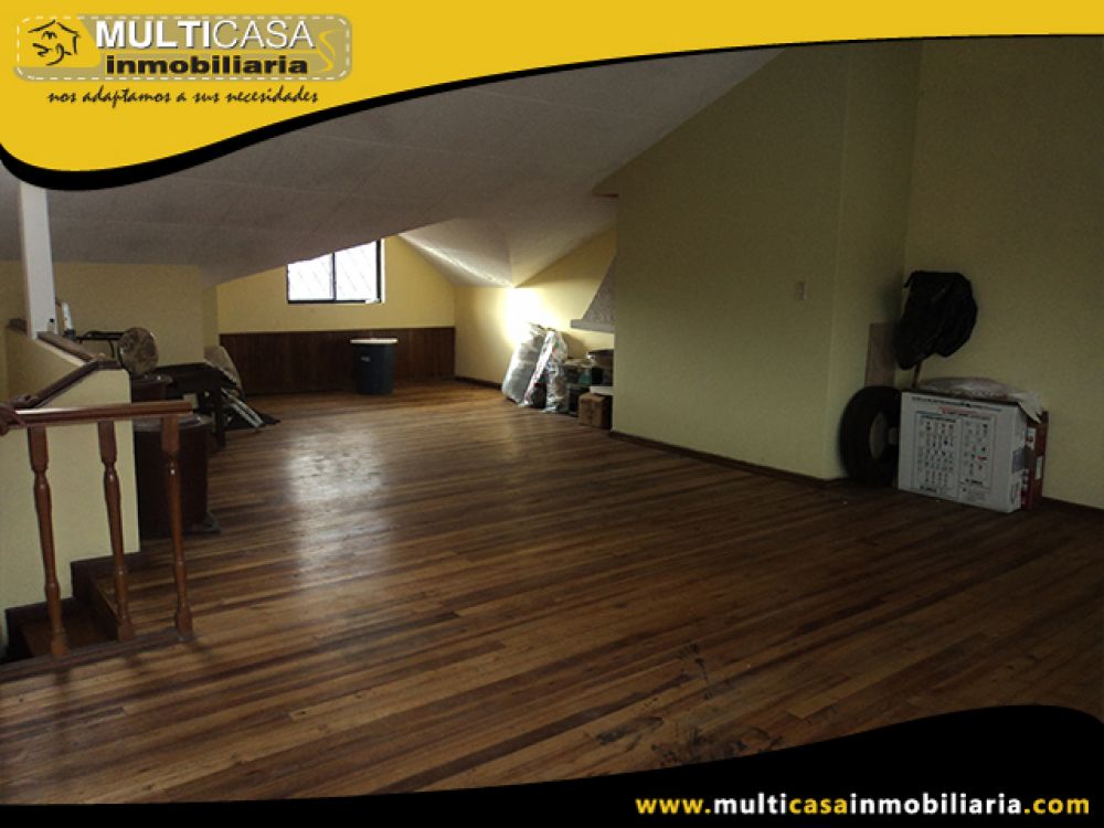 Casa con Local Comercial en Venta a Crédito  Sector 1ro de Mayo Cuenca-Ecuador