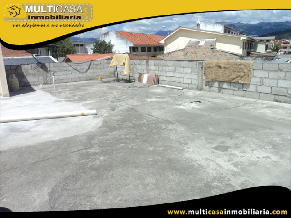 Venta a Crédito Hermosa casa Comercial cómoda y acogedora ubicada en buen Sector de Totoracocha Cuenca-Ecuador