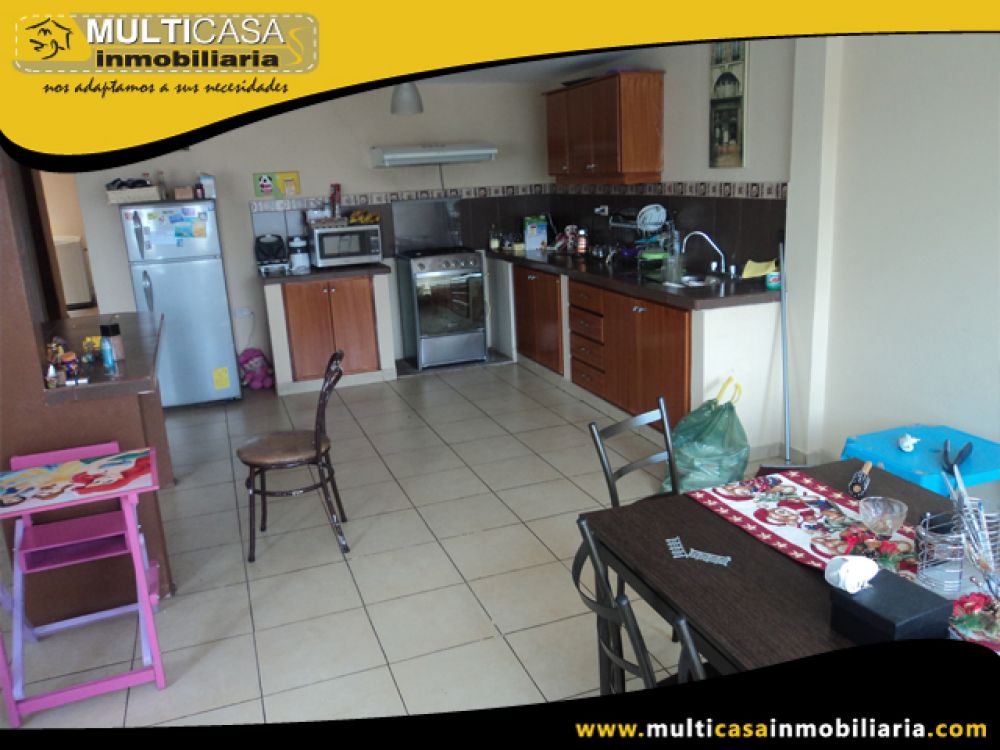 Venta a Crédito Hermosa casa Comercial cómoda y acogedora ubicada en buen Sector de Totoracocha Cuenca-Ecuador