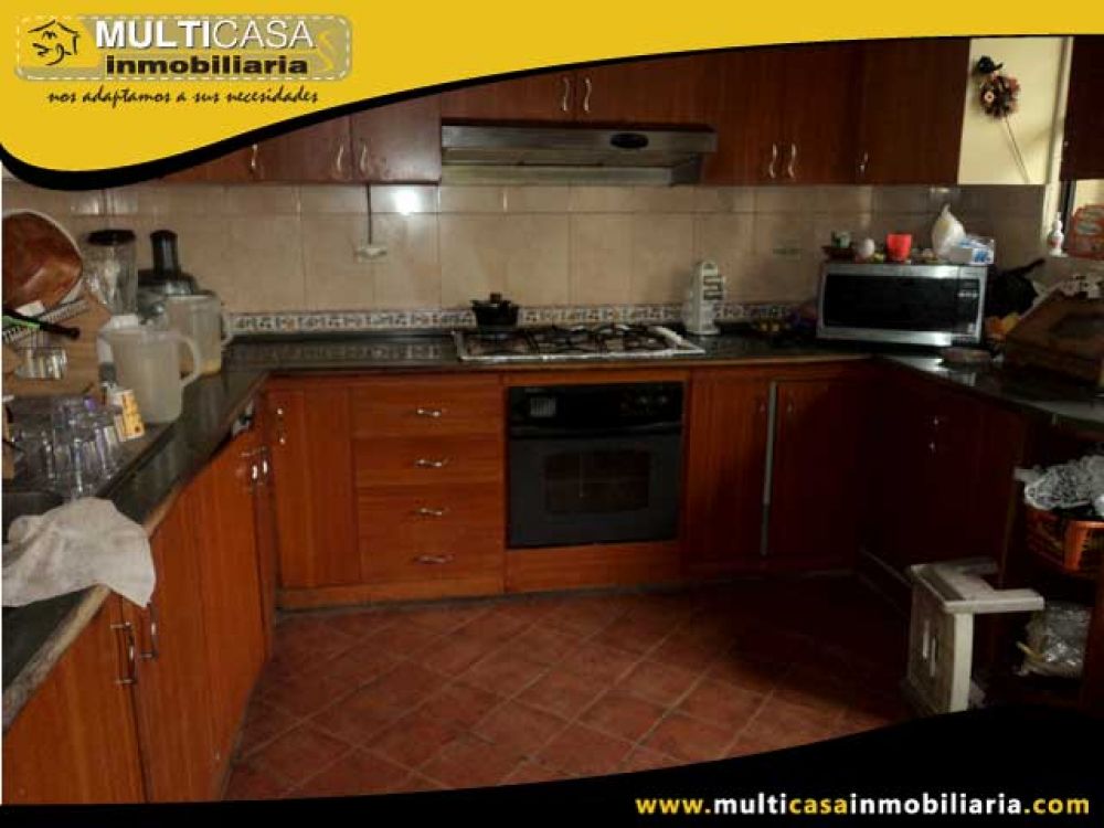 Casa comercial en Venta a Crédito Sector Remigio Crespo Cuenca-Ecuador