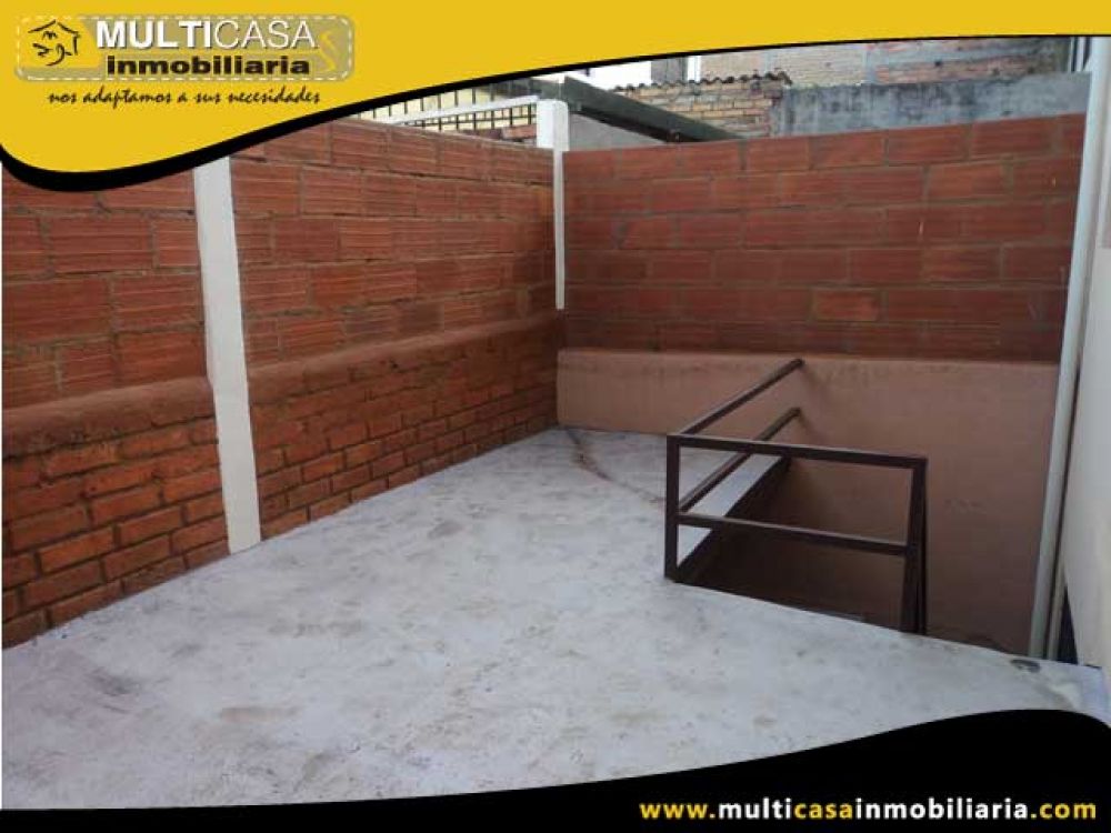 Venta a Crédito Hermosa casa Comercial de tres plantas amplias y cómodas Sector Colegio Borja Cuenca-Ecuador