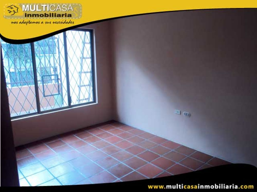 Venta a Crédito Hermosa casa Comercial de tres plantas amplias y cómodas Sector Colegio Borja Cuenca-Ecuador